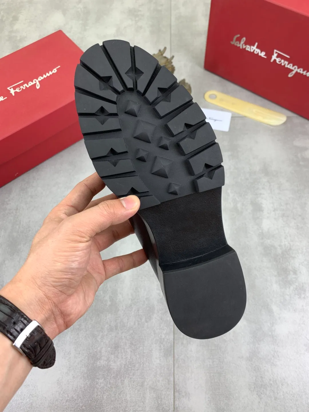 Men's Men's Shoes 💰P480💰[New Style] Water-dyed Niuli 🆘[Salvatore Ferragamo] Ferragamo's latest casual business leather shoes for men! Listed simultaneously! The fabric is made of specially imported original calfskin, and the interior is made of imported water-dyed cowhide. It is absolutely luxurious and leads the fashion trend. Matching code: 38-44 (45 and 46 can be customized) Multiple colors available